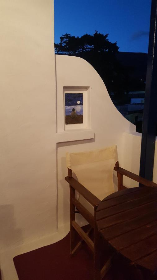 Ο Μπαξεσ Lägenhet Livadi  Exteriör bild
